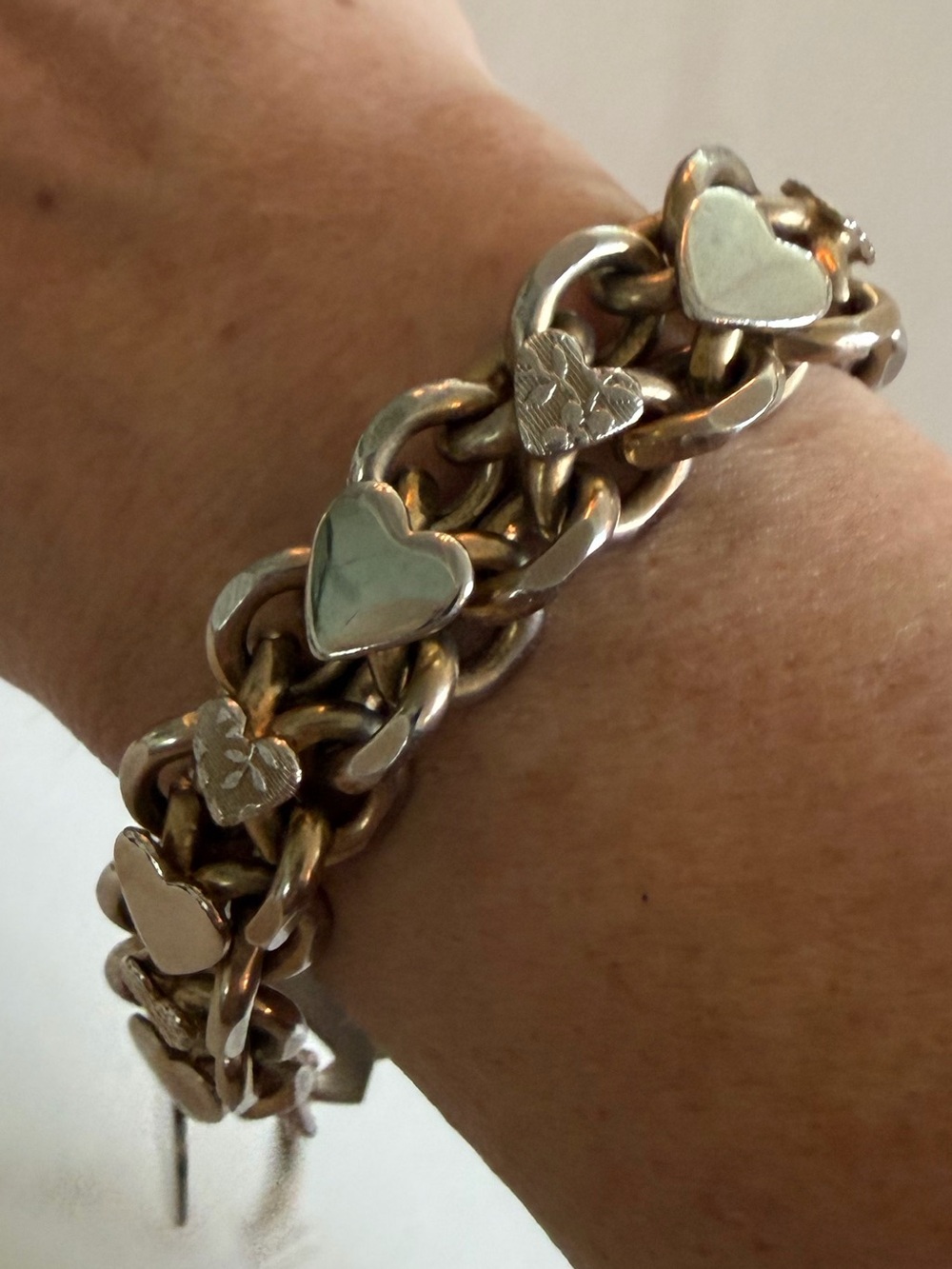 Vintage 1940s Gold-Tone Link Bracelet w/ Decorative Hearts & Single Heart Charm